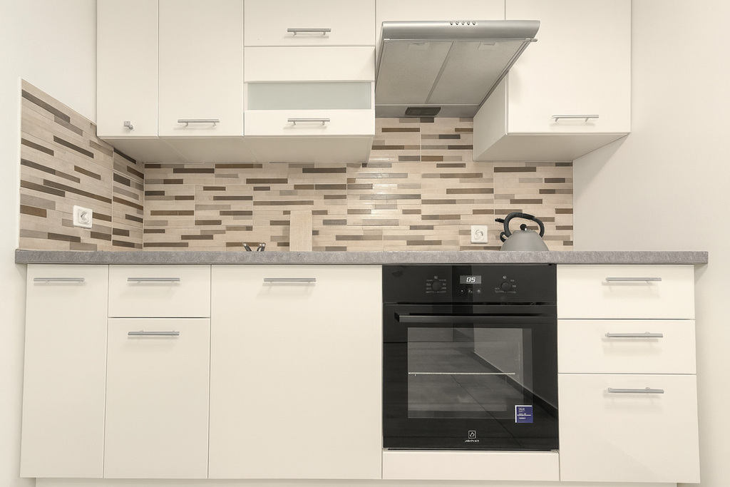 Gotowiec inwestycyjny-3 studia +4 pok. poddasze