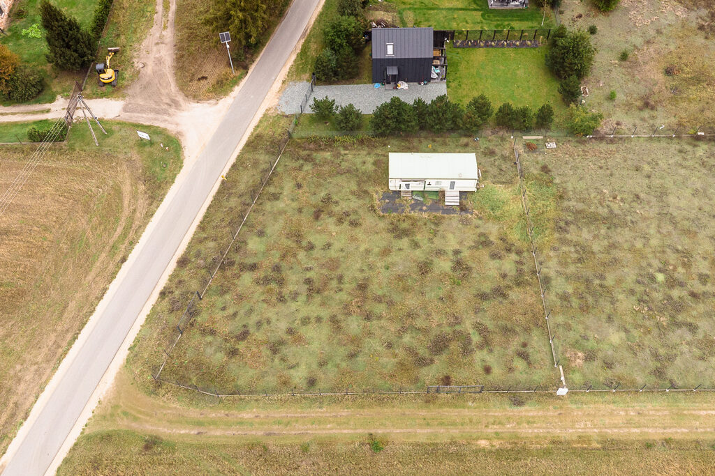 Uzbrojona działka 1091 m² + domek holenderski