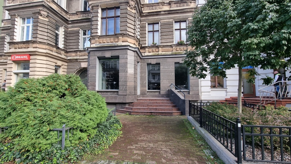 Lokal w Centrum idealny pod kancelarię.