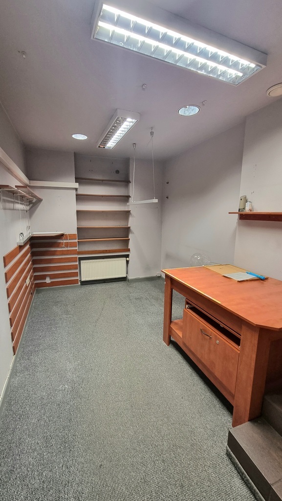 Lokal w Centrum idealny pod kancelarię.