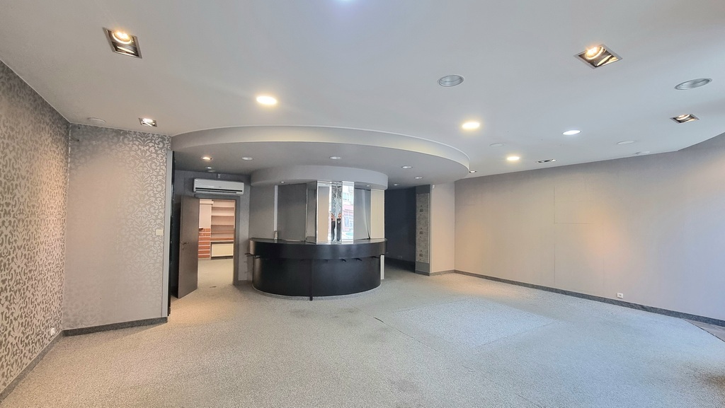 Lokal w Centrum idealny pod kancelarię.