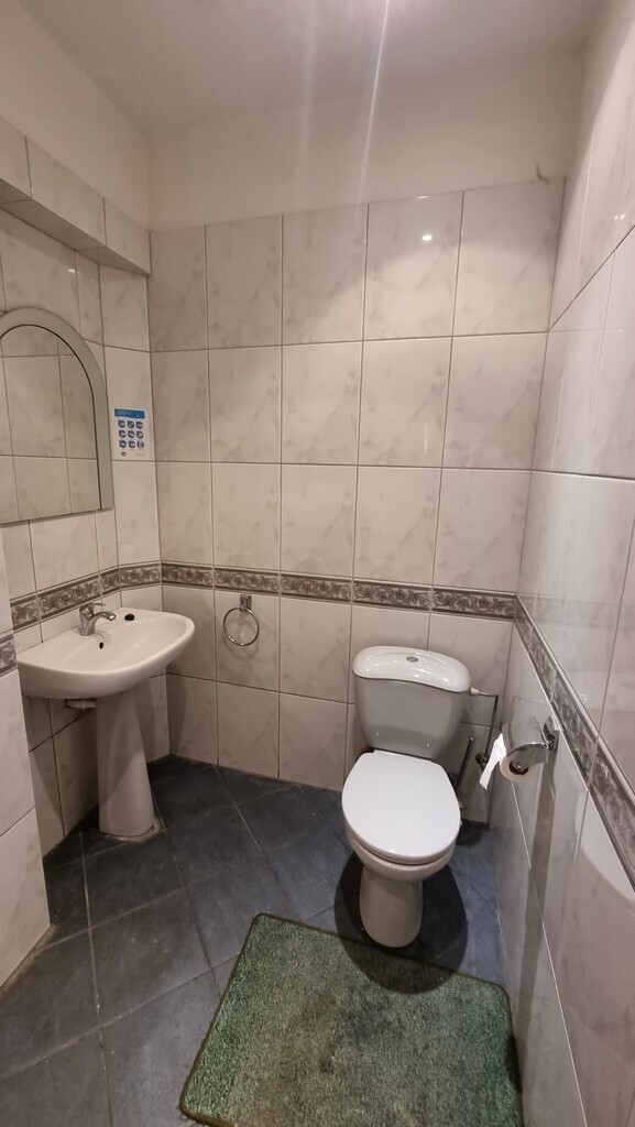 Lokal w Centrum idealny pod kancelarię.