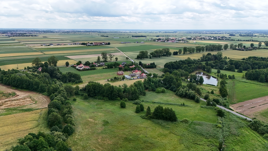 Dobra gm. Dobroszyce. Działka budowlana z lasem