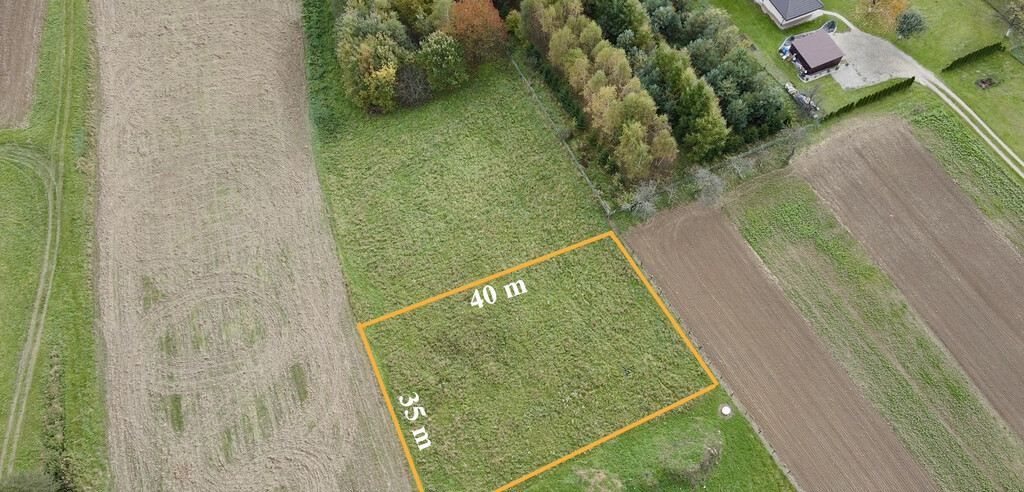 Urokliwa działka w Komborni z widokiem na góry!
