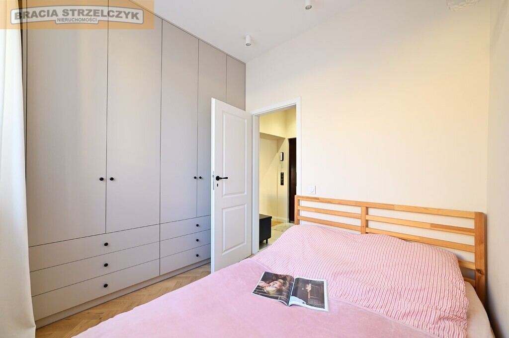 Dwa pokoje z balkonem na Pradze Południe.