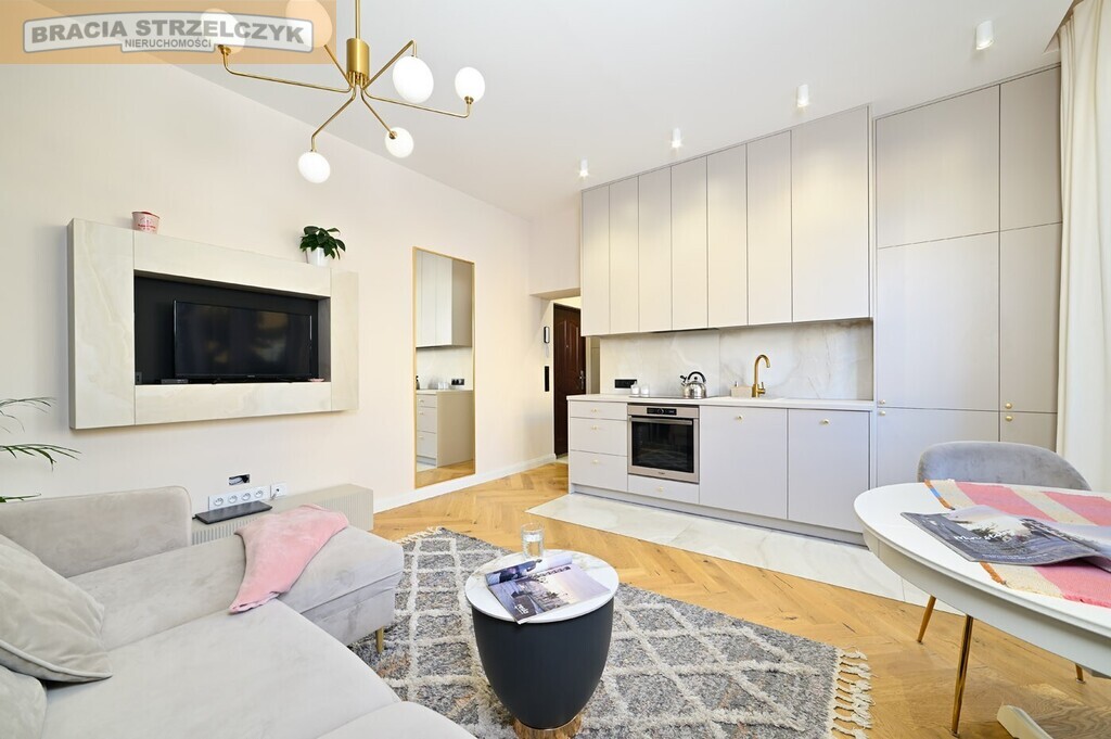 Dwa pokoje z balkonem na Pradze Południe.