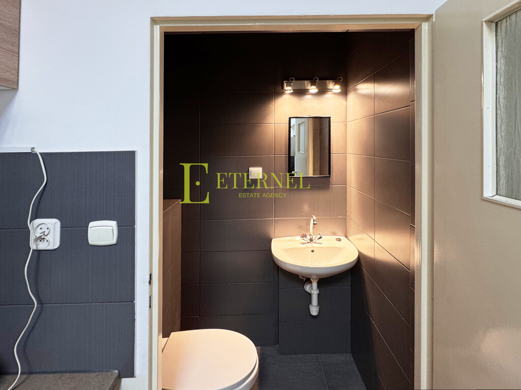 Przestronny lokal 83m² w pasażu handlowym