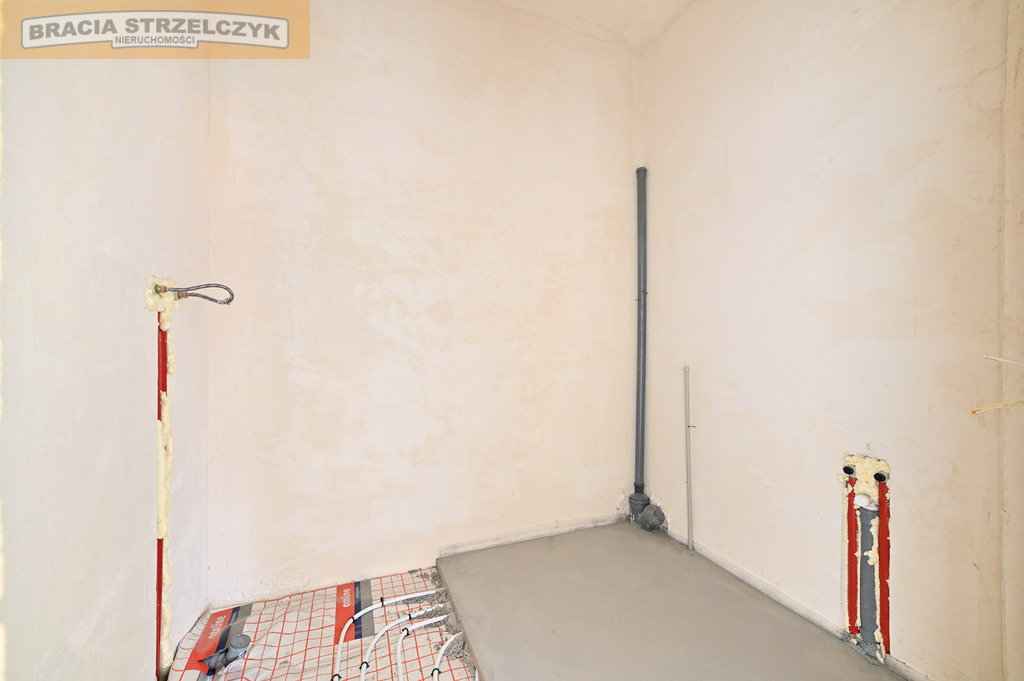 Polecam! Przestronny, skrajny segment dwulokalowy