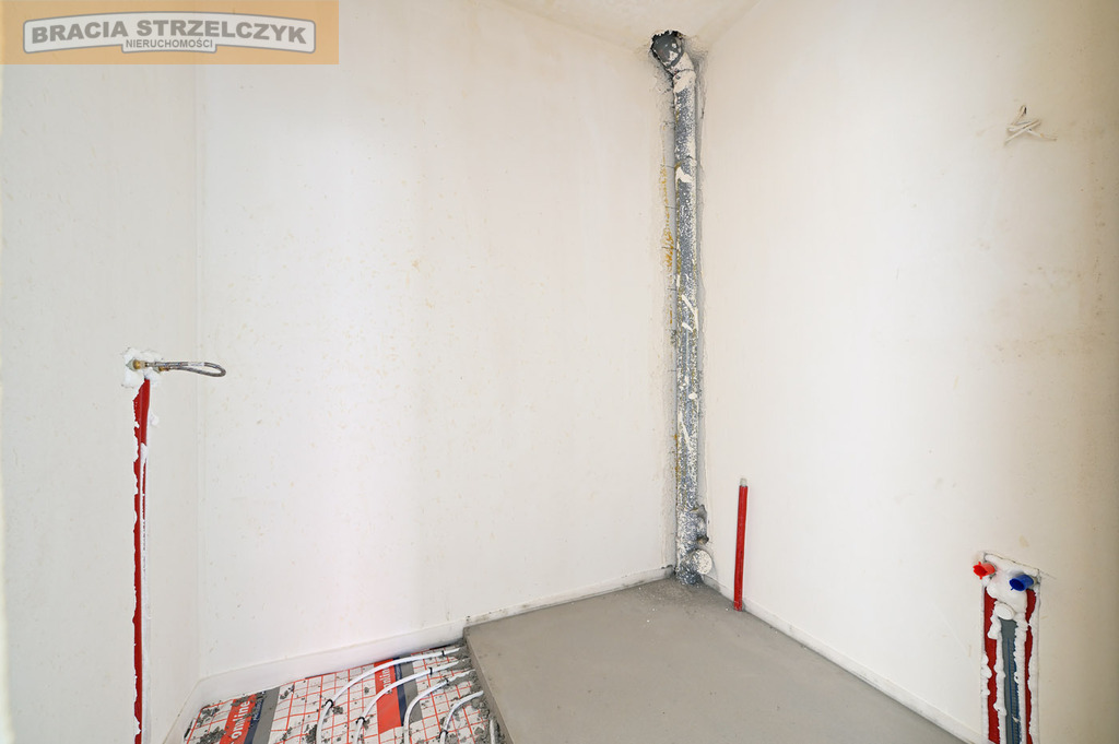 Polecam! Przestronny, skrajny segment dwulokalowy