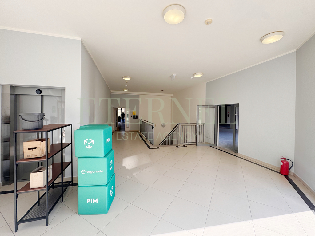 Inwestycyjny lokal z pozwoleniem na mieszkania