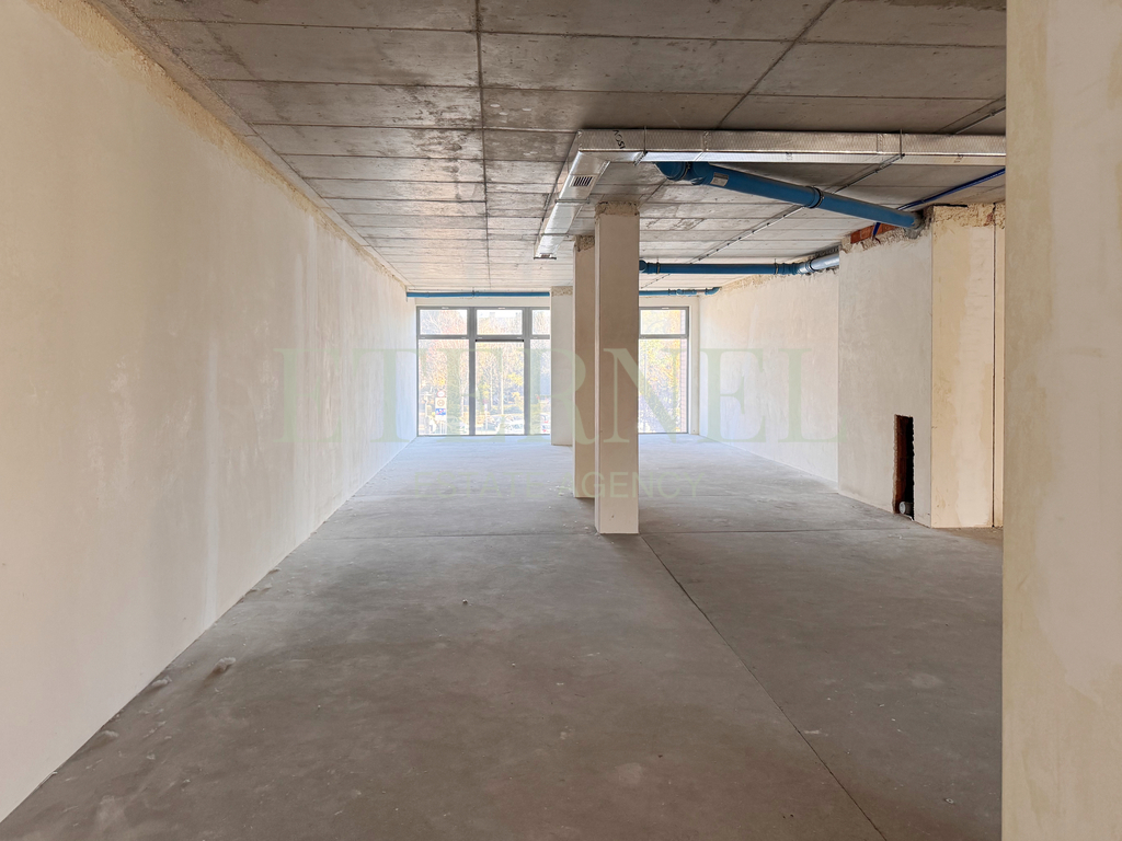 Inwestycyjny lokal z pozwoleniem na mieszkania