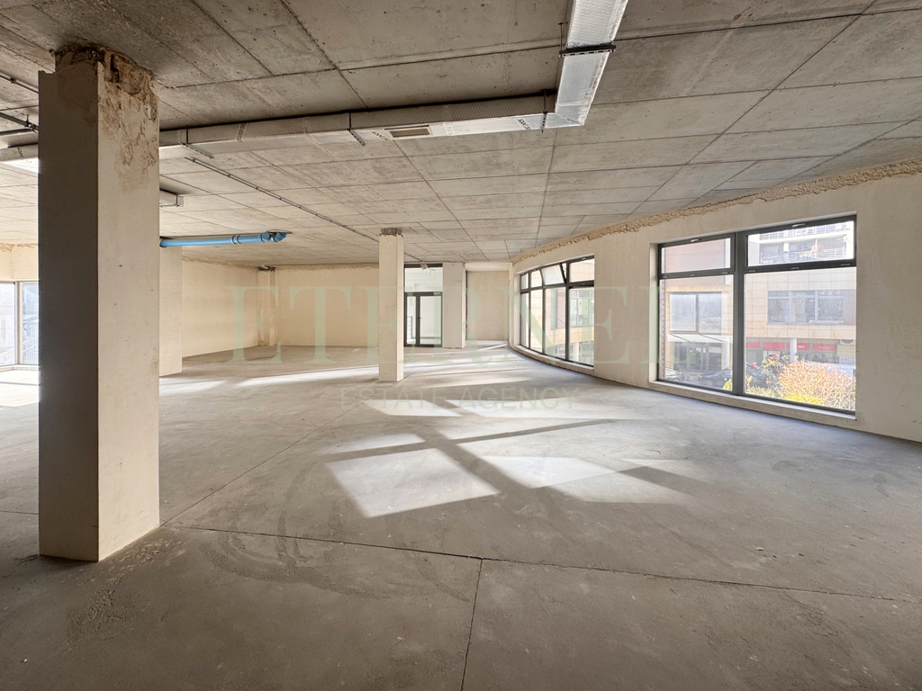 Inwestycyjny lokal z pozwoleniem na mieszkania