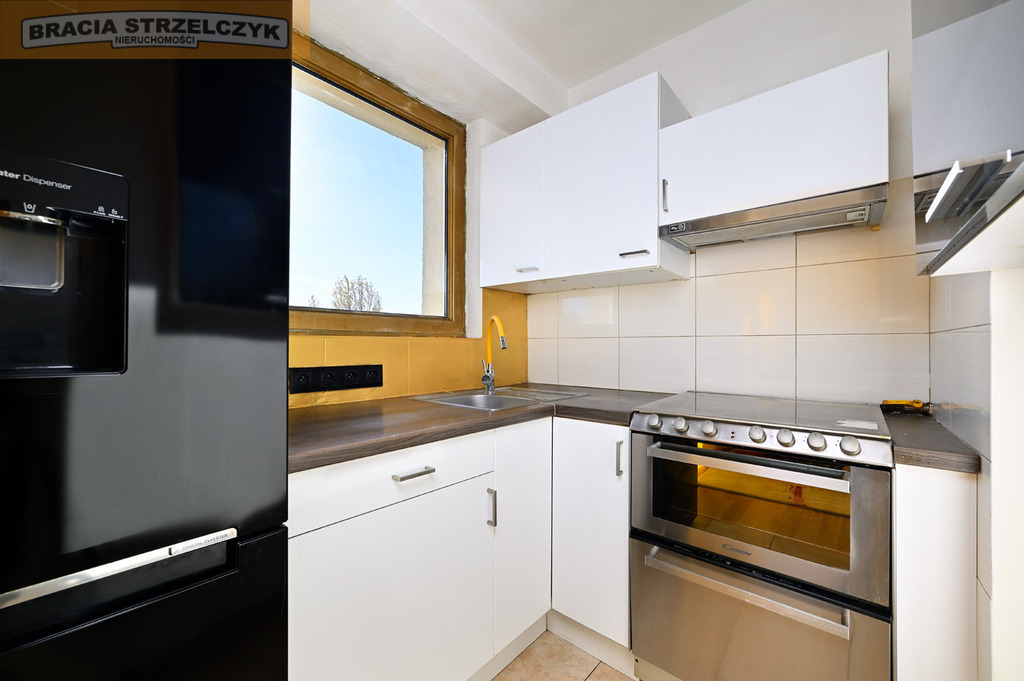 Duża, umeblowana kawalerka niedaleko CH Arkadia