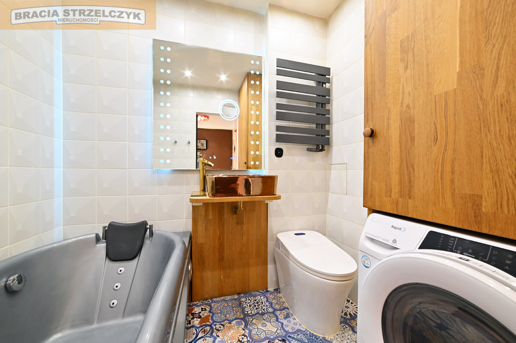 Duża, umeblowana kawalerka niedaleko CH Arkadia