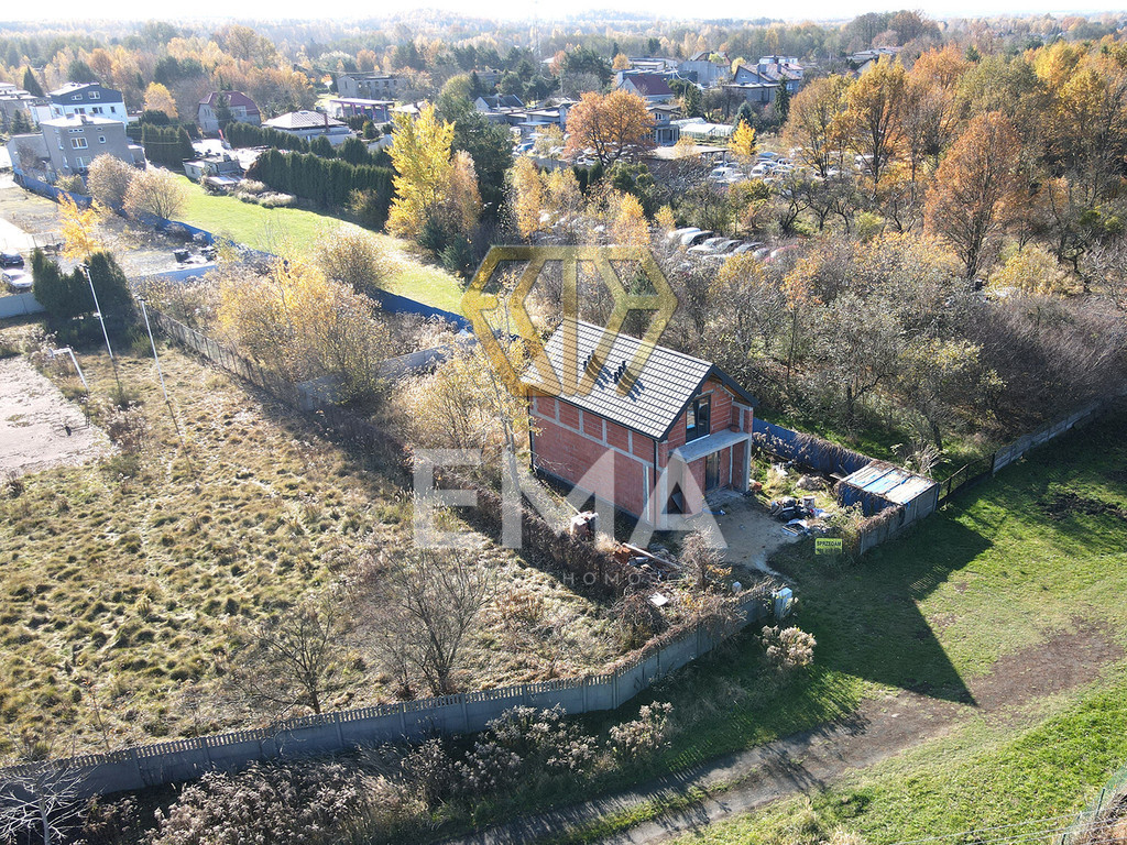 Dom w stanie deweloperskim na sprzedaż