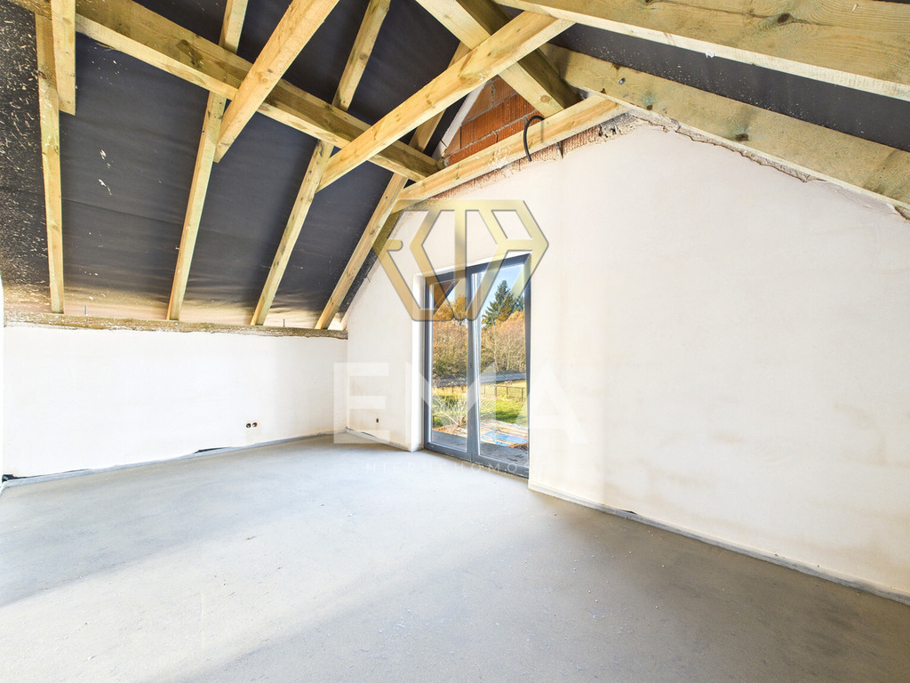 Dom w stanie deweloperskim na sprzedaż