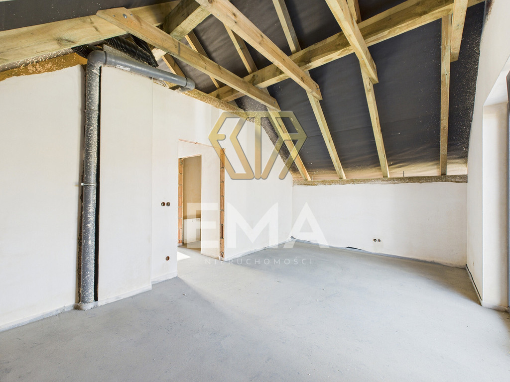 Dom w stanie deweloperskim na sprzedaż