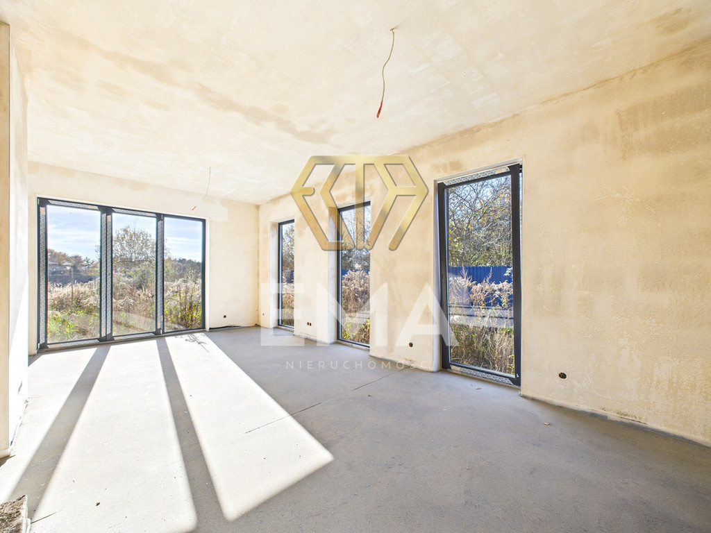 Dom w stanie deweloperskim na sprzedaż