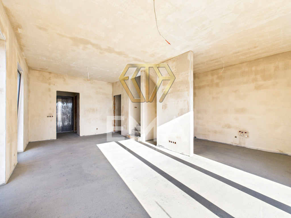 Dom w stanie deweloperskim na sprzedaż