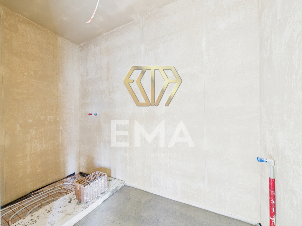 Dom w stanie deweloperskim na sprzedaż