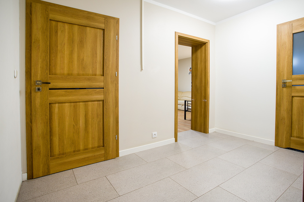 Ludwinów: 247m² domu + 170m² hal na działce 25a