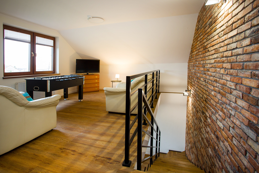 Ludwinów: 247m² domu + 170m² hal na działce 25a