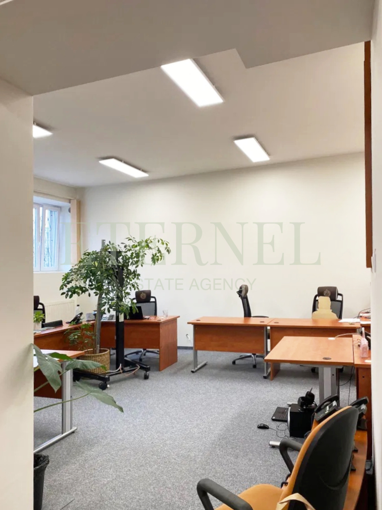 Inwestycyjny lokal usługowy z najemcą, CENTRUM 1km