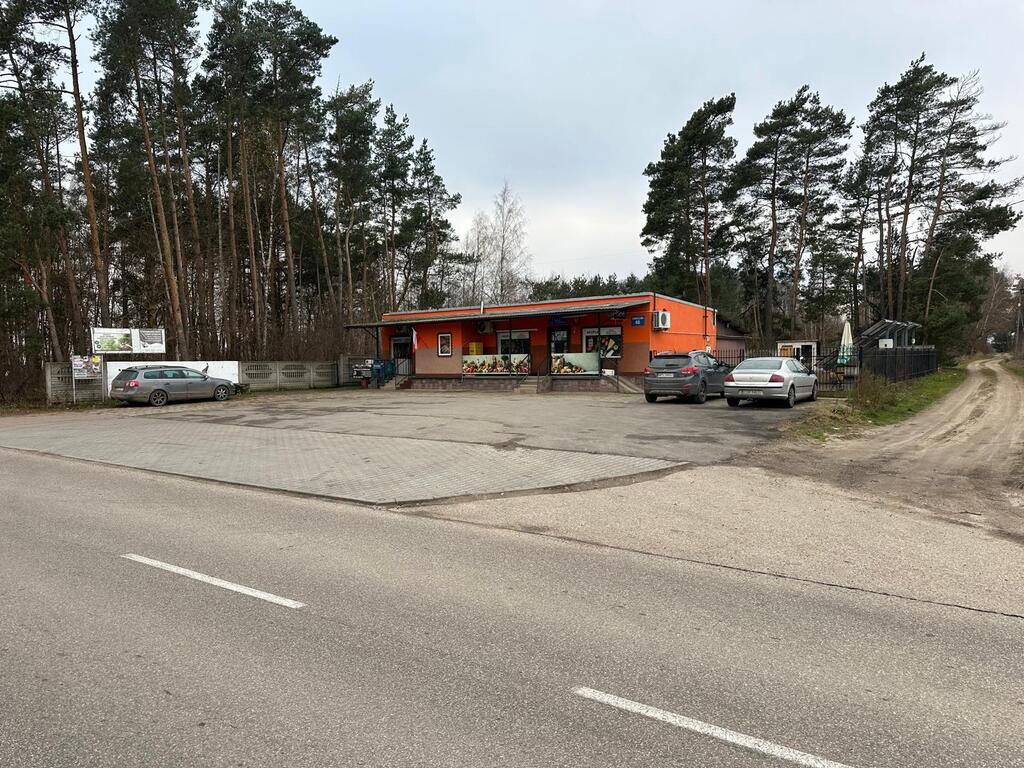 Dwie działki przy drodze powiatowej z biznesem!