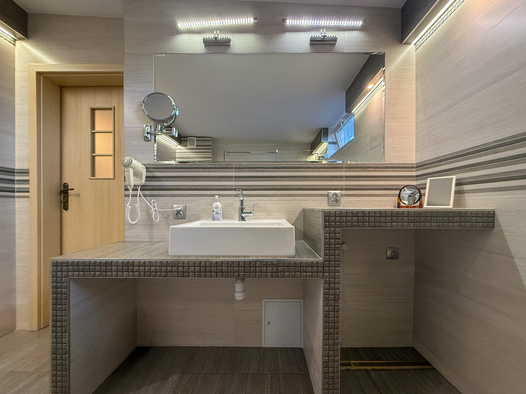 Duży dom z 3 sypialniami i garażem