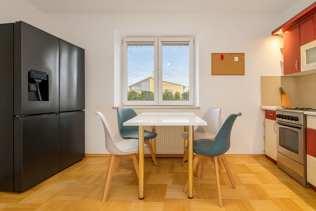 Duży dom z 3 sypialniami i garażem