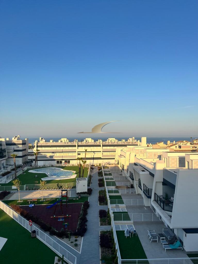 Nowy, gotowy i wyposażony penthouse w Gran Alacant