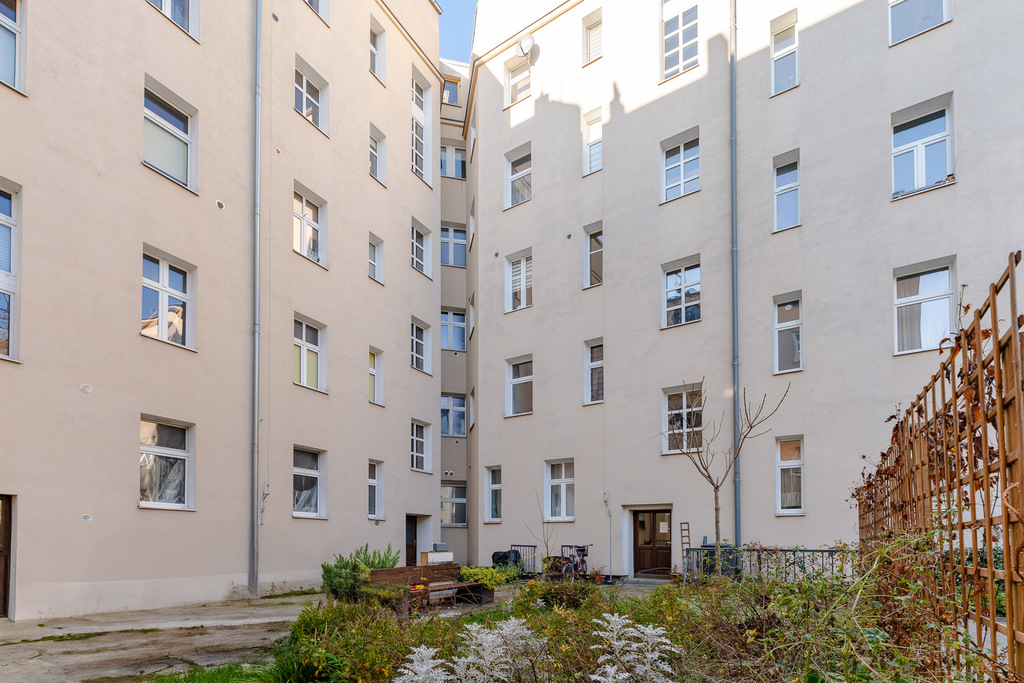 90 m², 3 pokoje w kamienicy - stan deweloperski