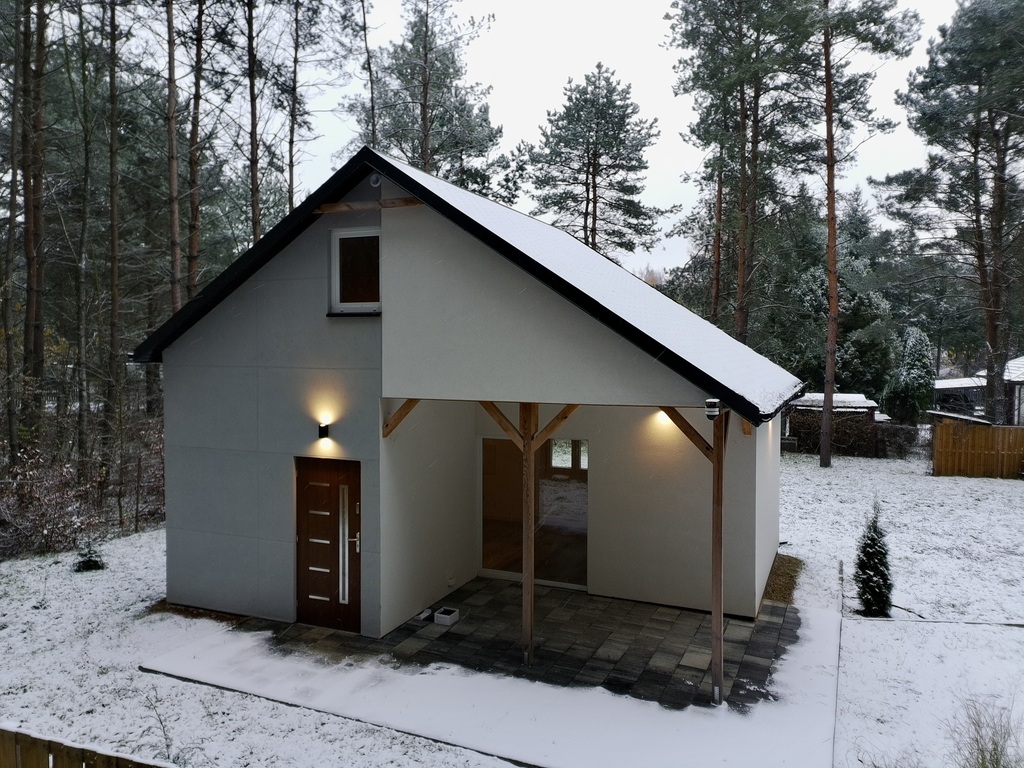 Dom w lesie ze ŚWIATŁOWODEM