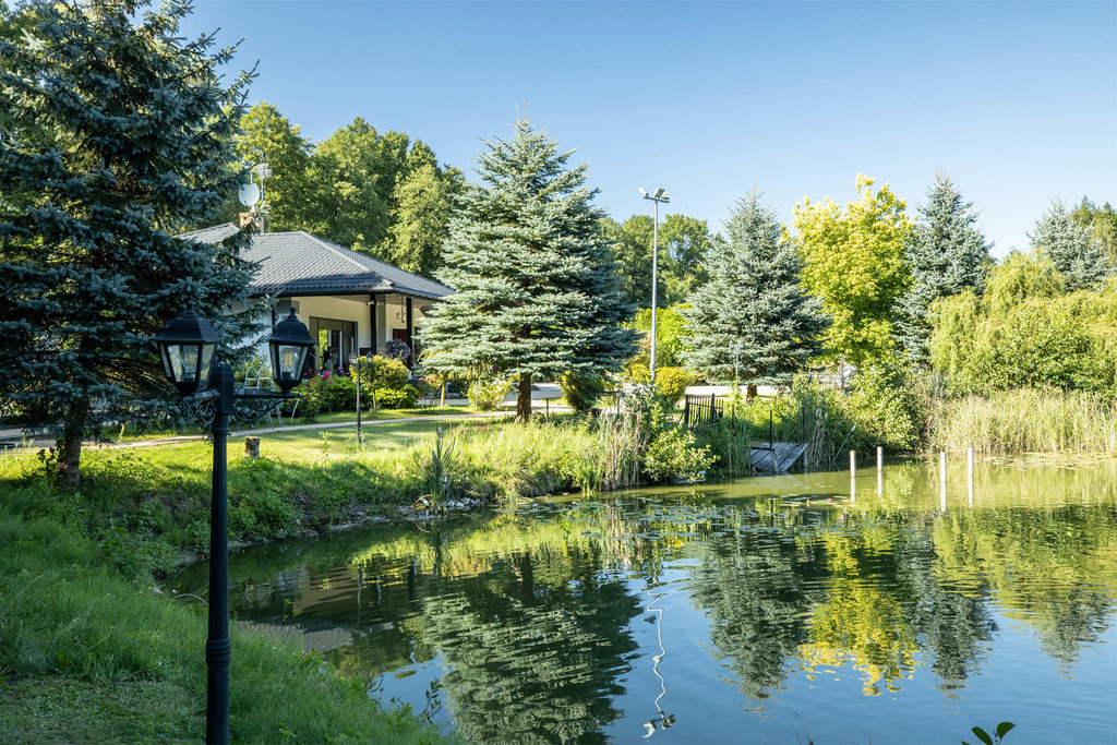 Klimatyczny dom z prywatnym jeziorem