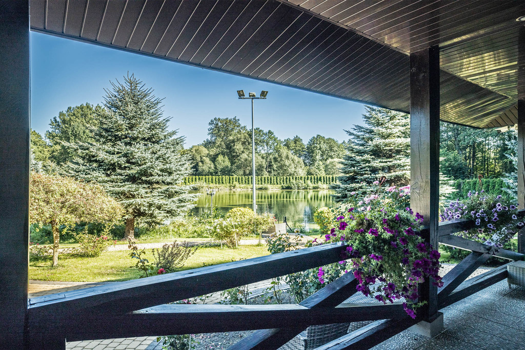 Klimatyczny dom z prywatnym jeziorem