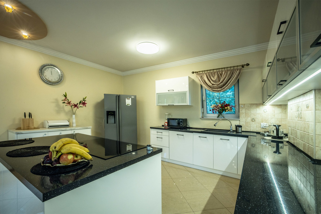 Klimatyczny dom z prywatnym jeziorem