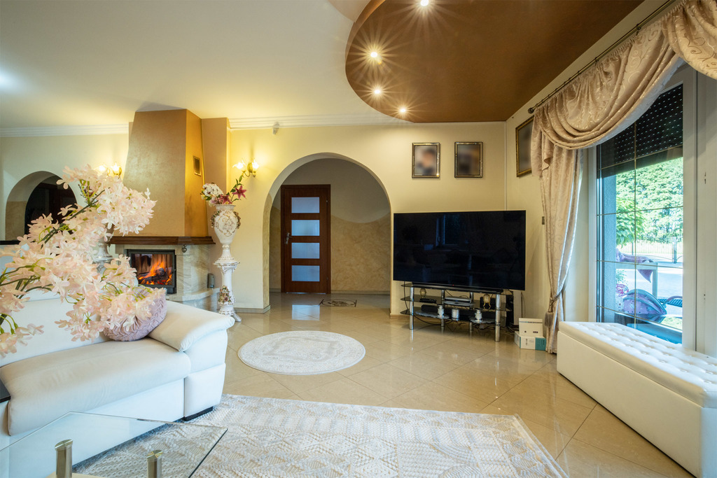 Klimatyczny dom z prywatnym jeziorem