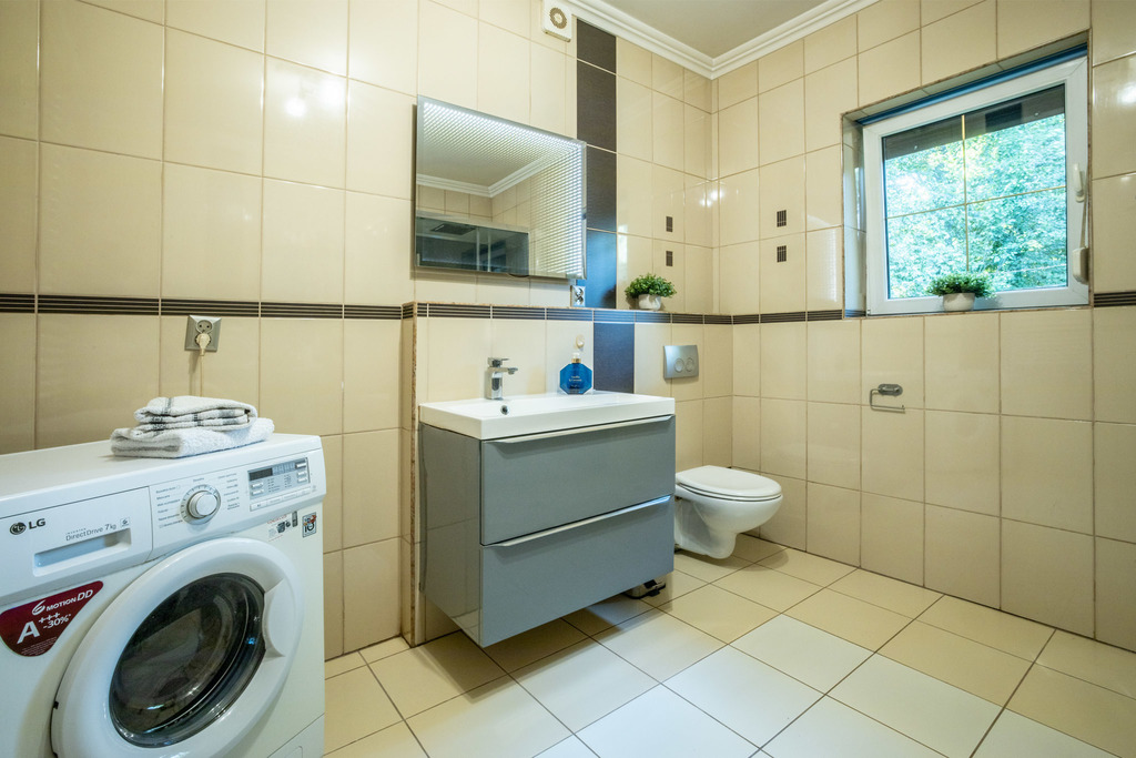 Klimatyczny dom z prywatnym jeziorem