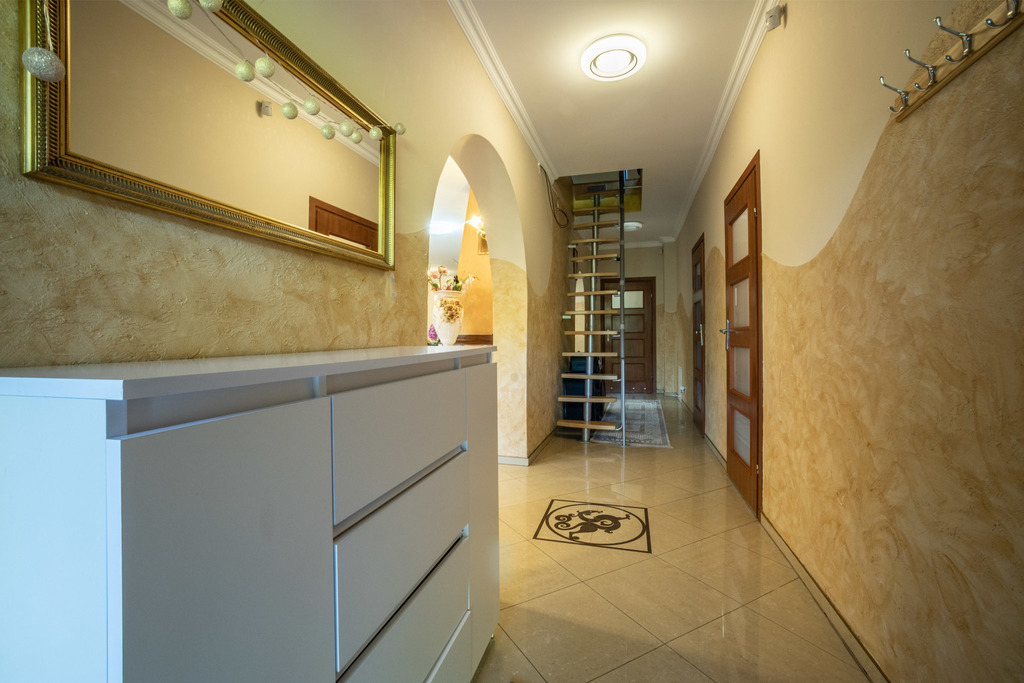 Klimatyczny dom z prywatnym jeziorem