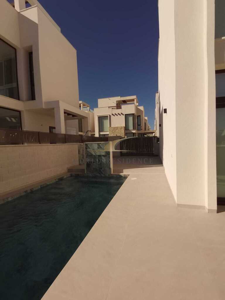 Luksusowa willa w sąsiedztwie jezior solankowych