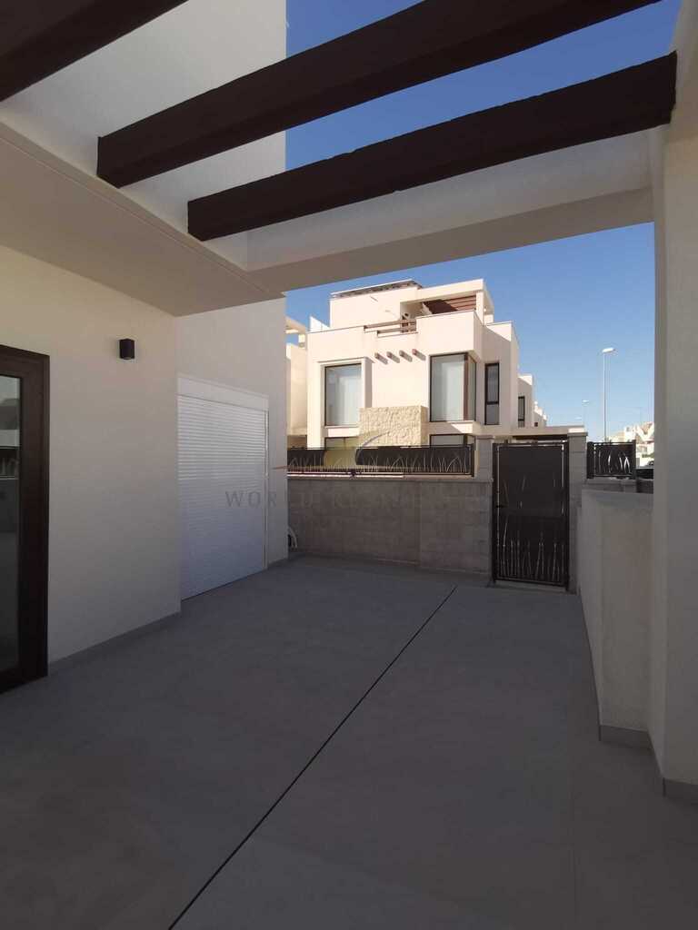 Luksusowa willa w sąsiedztwie jezior solankowych