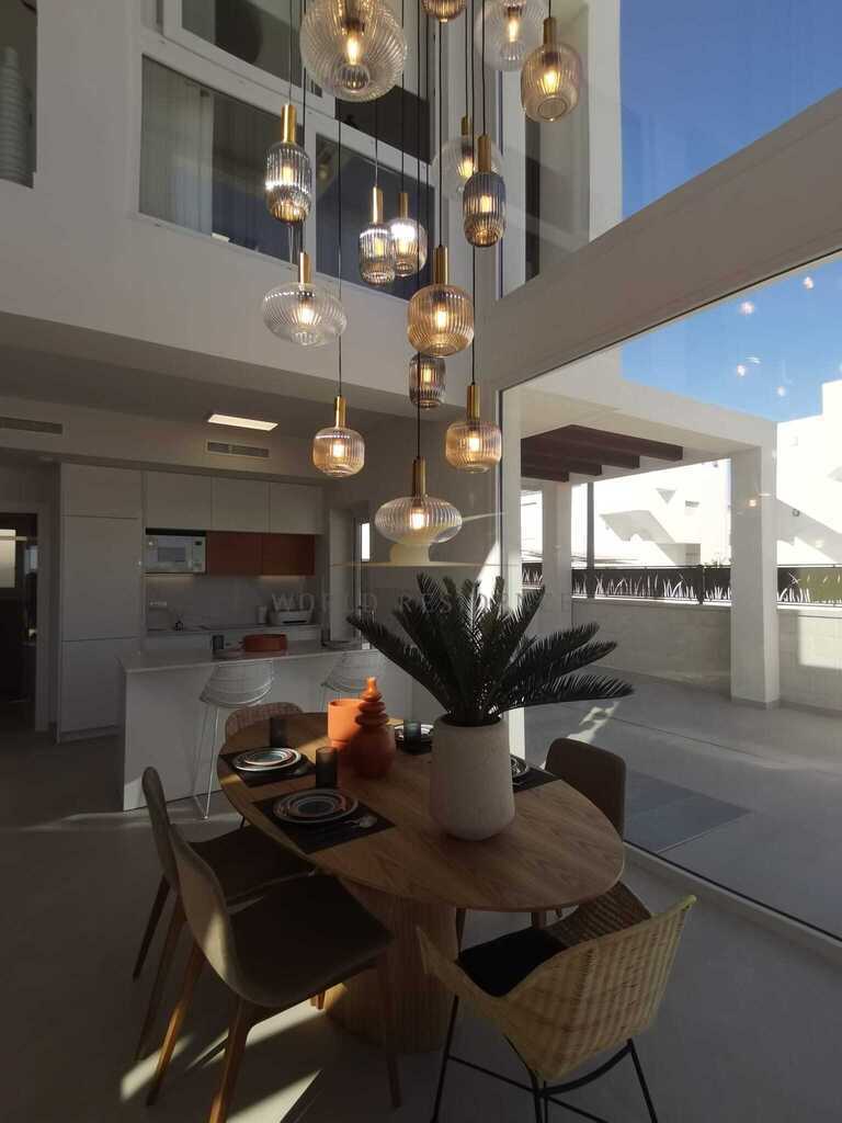 Luksusowa willa w sąsiedztwie jezior solankowych