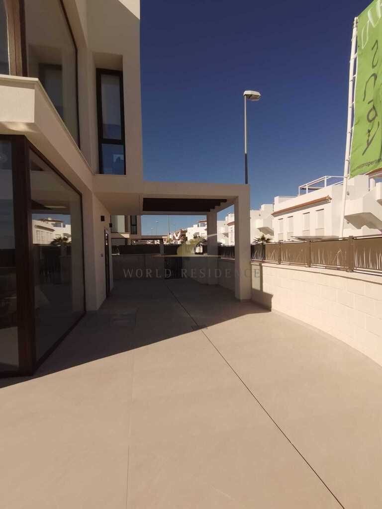 Luksusowa willa w sąsiedztwie jezior solankowych