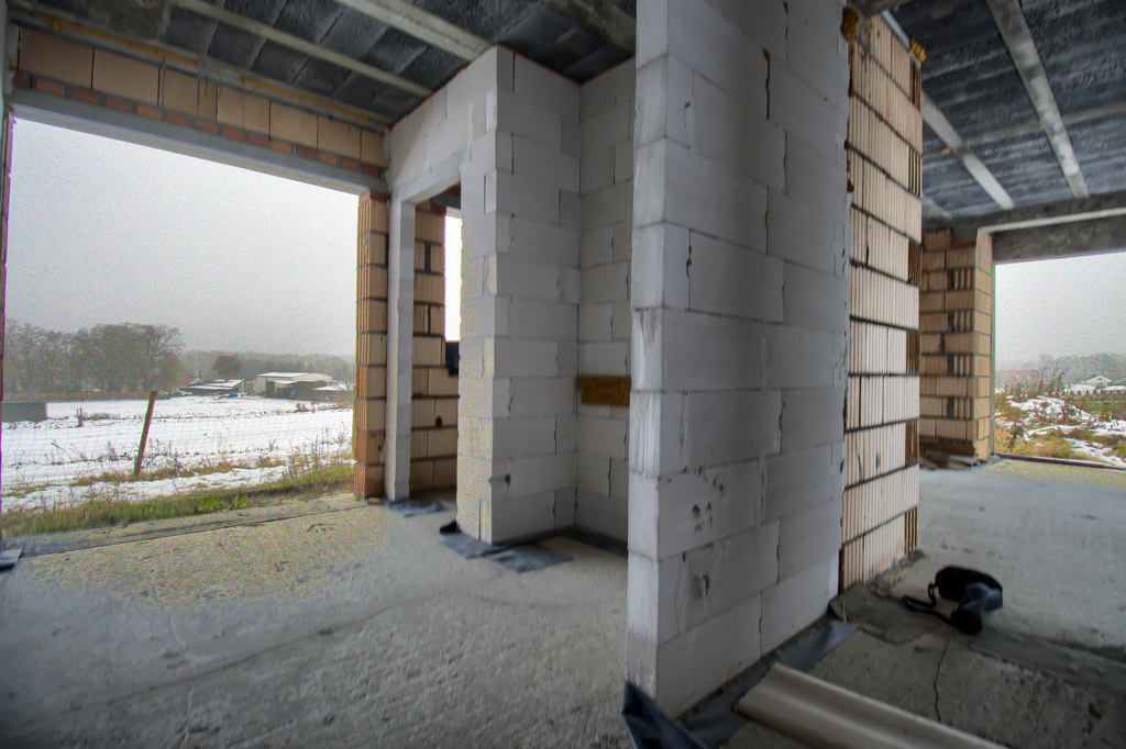 Nowoczesny dom parterowy w stanie surowym otwartym