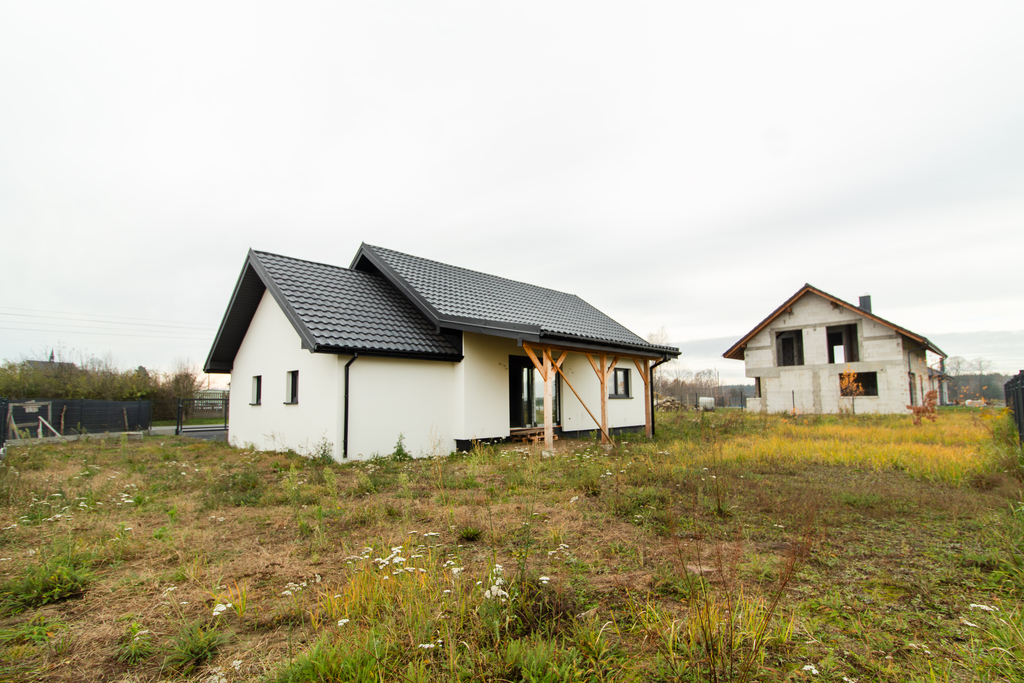 Nowoczesny dom 96m² z pompą ciepła blisko jeziora