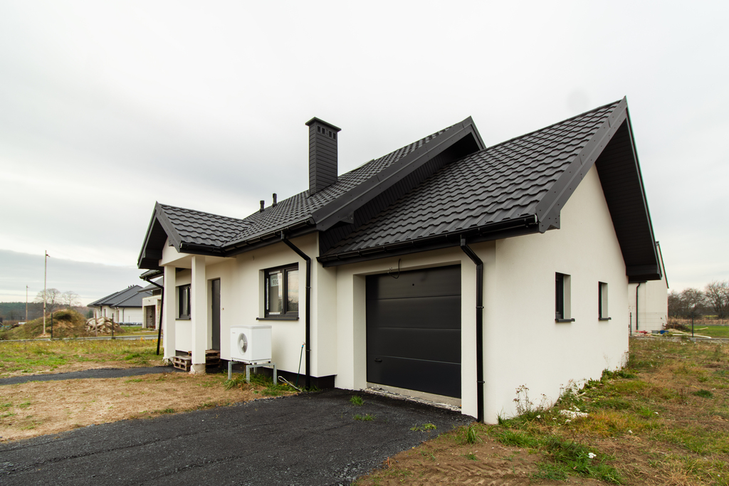 Nowoczesny dom 96m² z pompą ciepła blisko jeziora