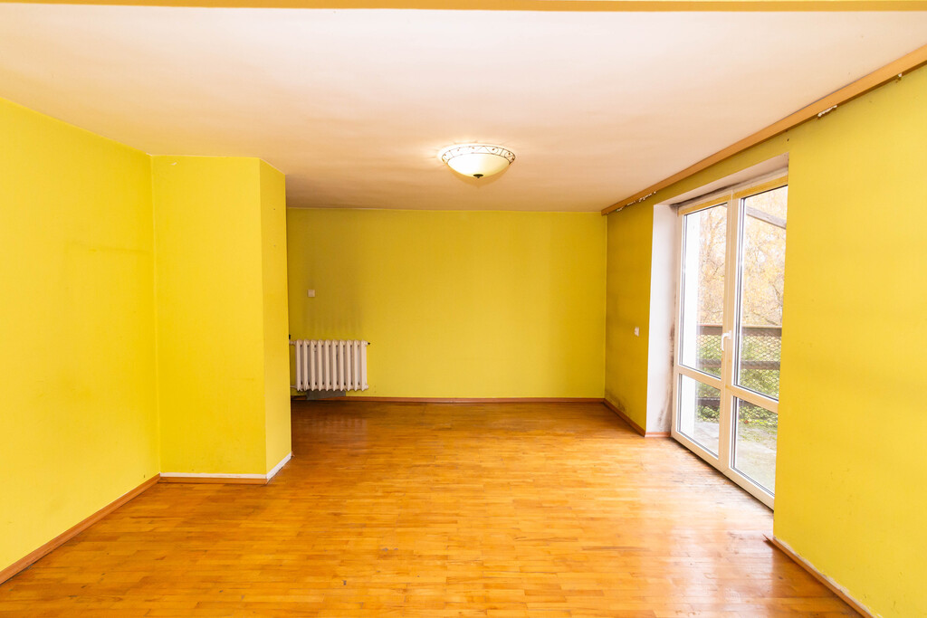 Dom - 137,8m2, działki 2273m2 - Ćmielów