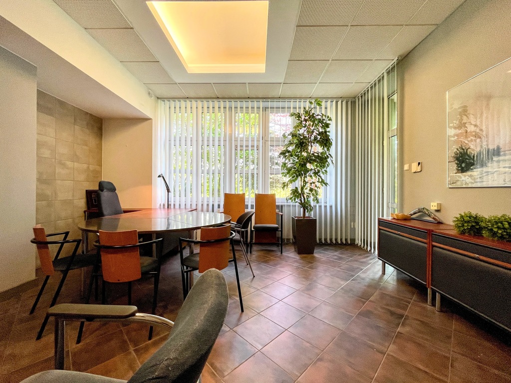 Lokal biurowo-usługowy ok. 24 m2 w Rzeszowie