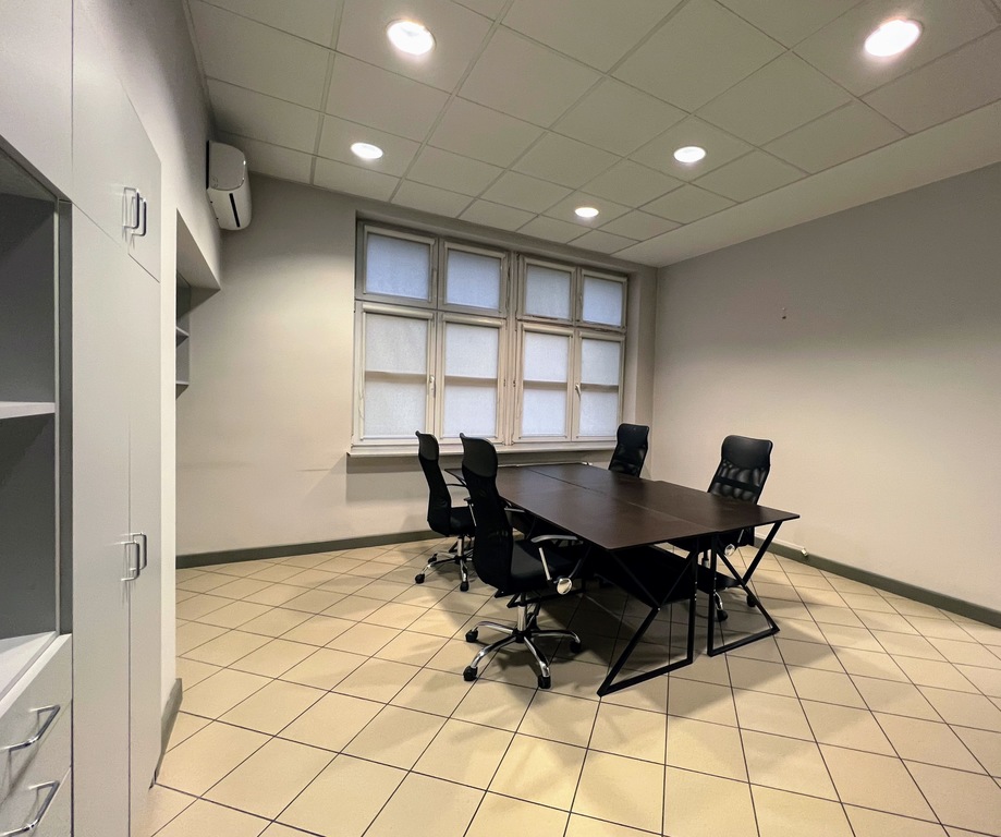 Umeblowany lokal biurowy 24 m2 ul. Mikołajczyka