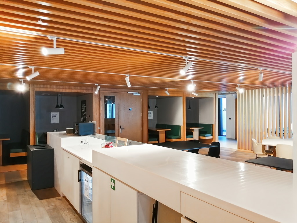 Zarezerwuj miejsce w przestrzeni coworkingowej